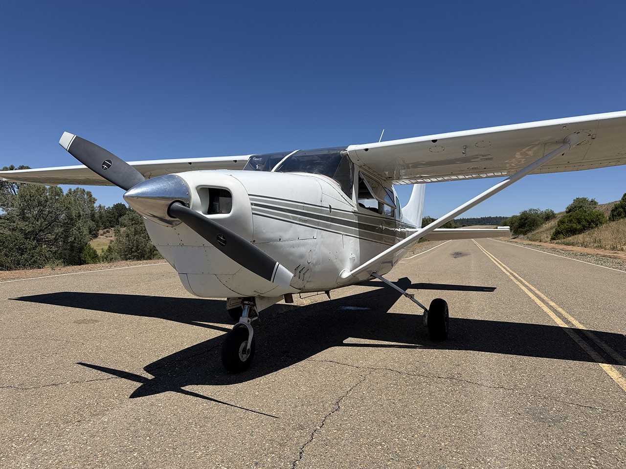 1965 Cessna 210E — photo 3