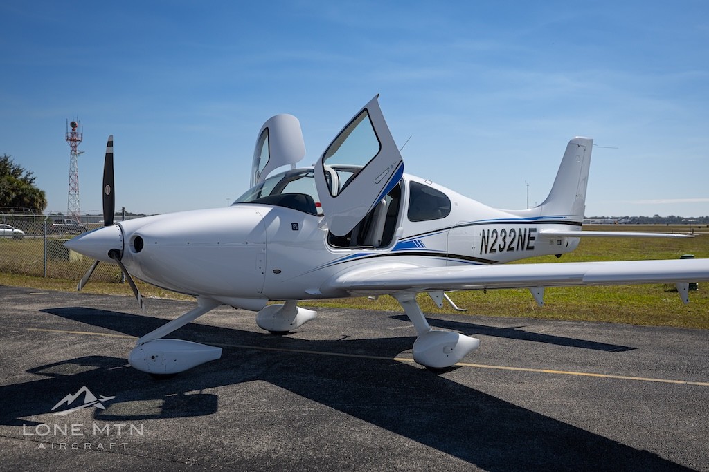2023 Cirrus SR20 — photo 1