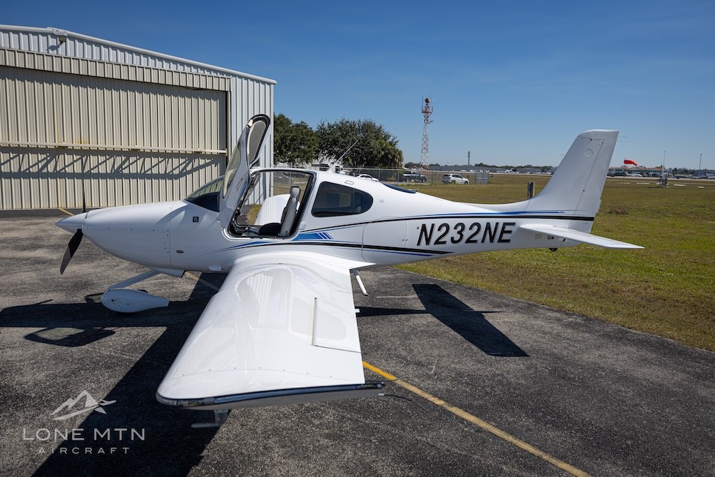 2023 Cirrus SR20 — photo 2