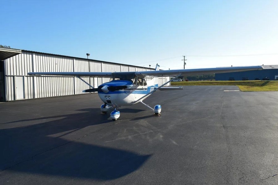 1975 Cessna 172M, photo 2