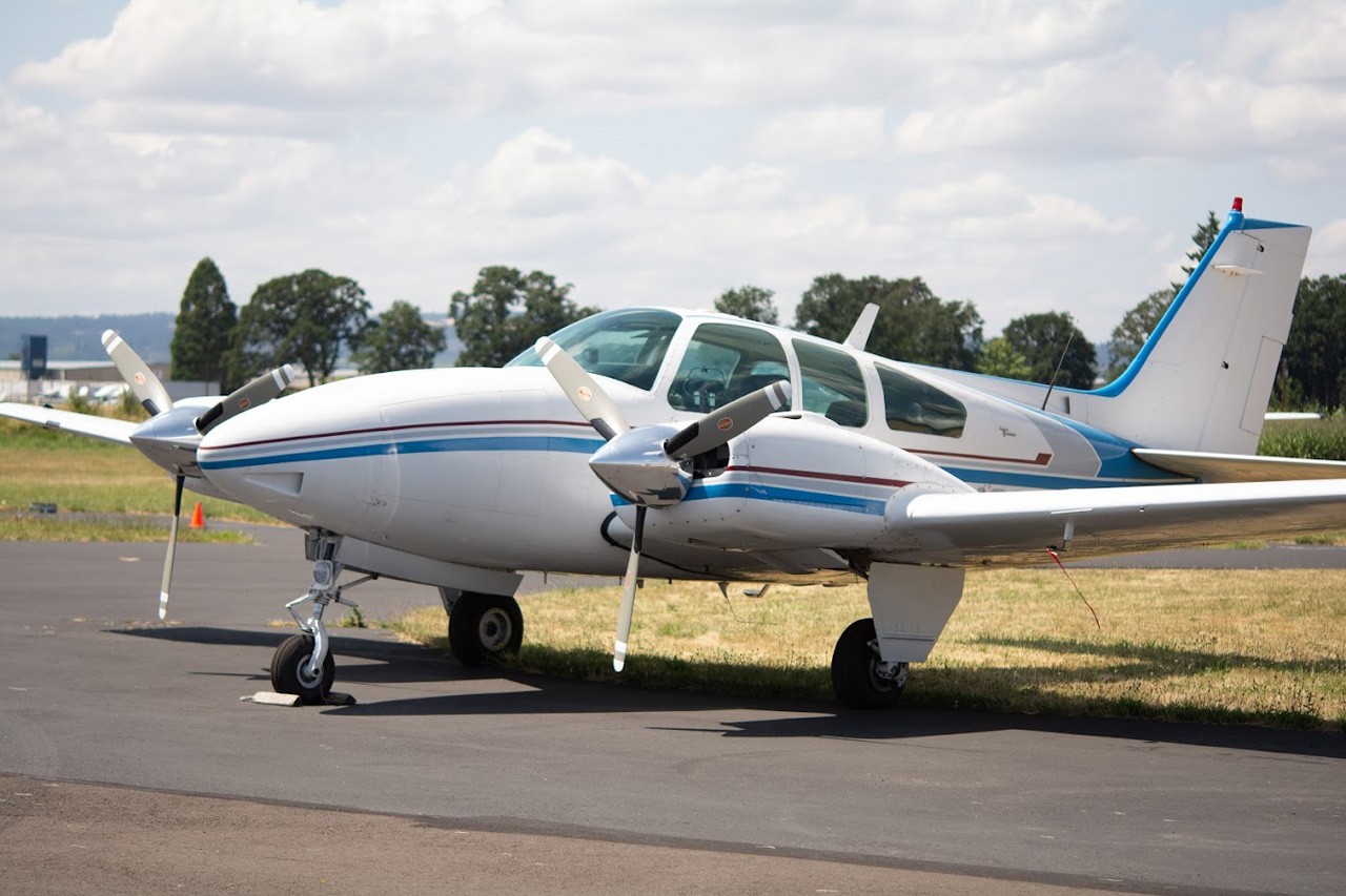 1968 Beech Baron D55 — photo 2