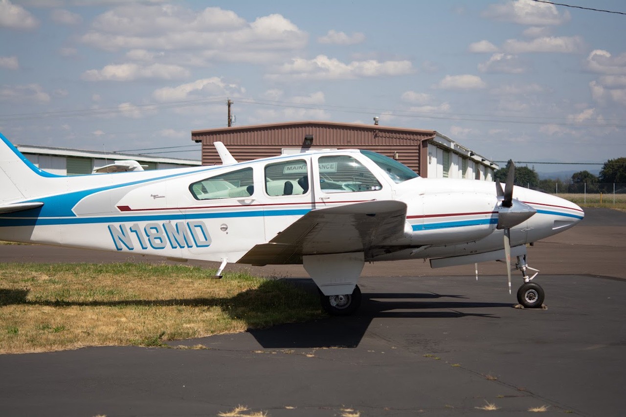 1968 Beech Baron D55 — photo 5