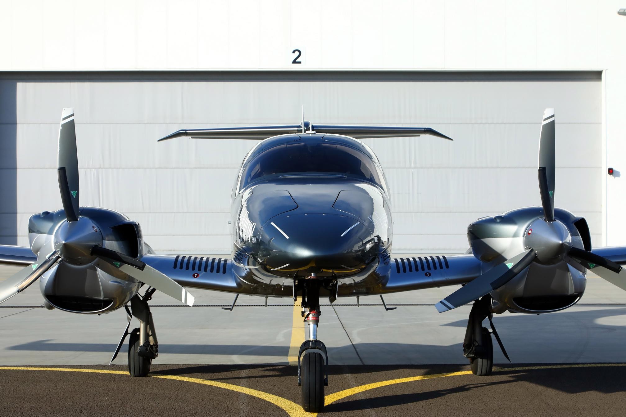 2019 Diamond DA62 — photo 2
