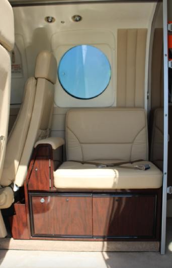 1985 Beech King Air C90A, photo 12