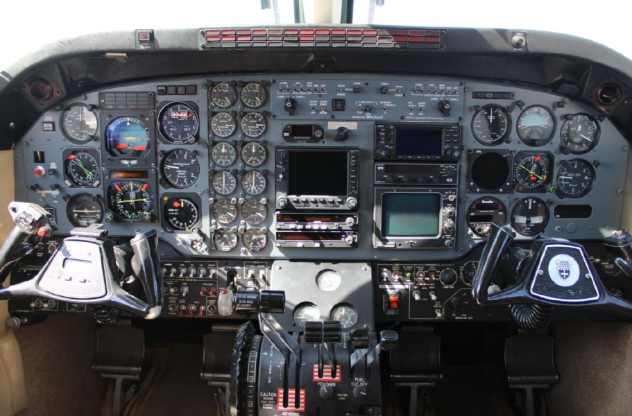 1985 Beech King Air C90A, photo 16