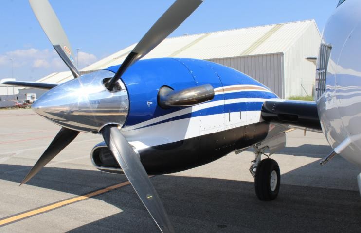 1985 Beech King Air C90A — photo 2