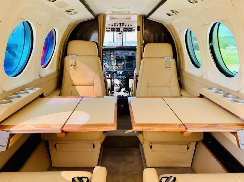 1985 Beech King Air C90A, photo 7
