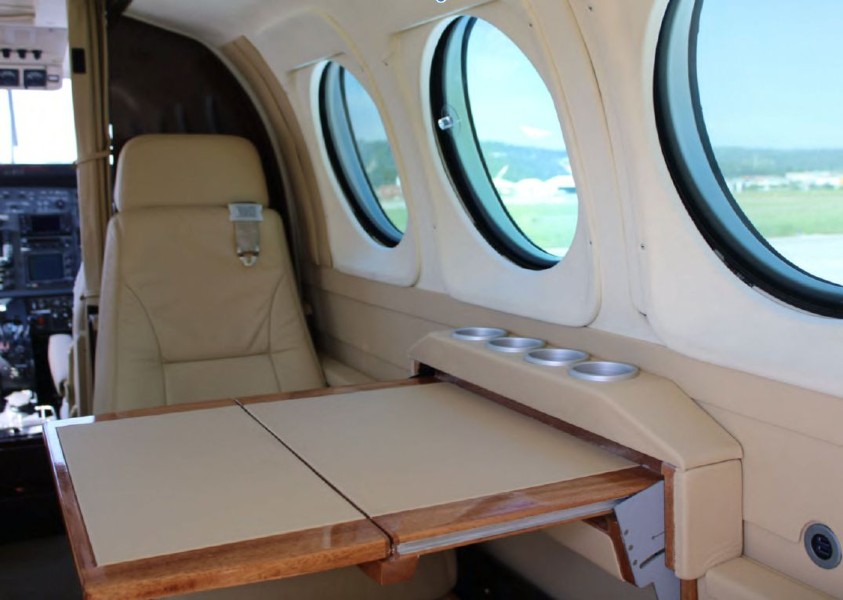 1985 Beech King Air C90A, photo 8