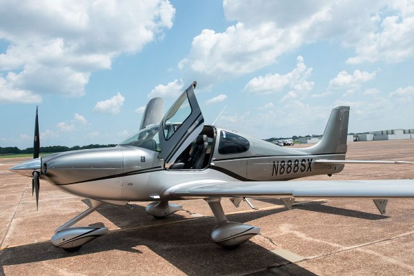2017 Cirrus SR22-G6 — photo 2