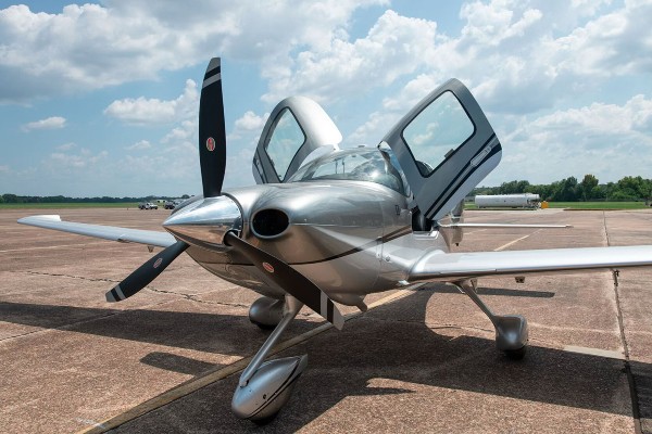 2017 Cirrus SR22-G6 — photo 3