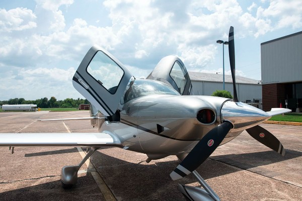 2017 Cirrus SR22-G6 — photo 5