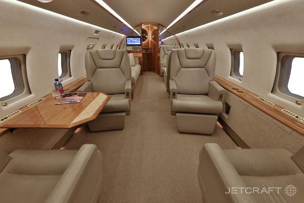 2000 Bombardier Challenger 604 — photo 2