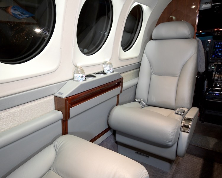 2014 Beech King Air C90GT x, photo 5