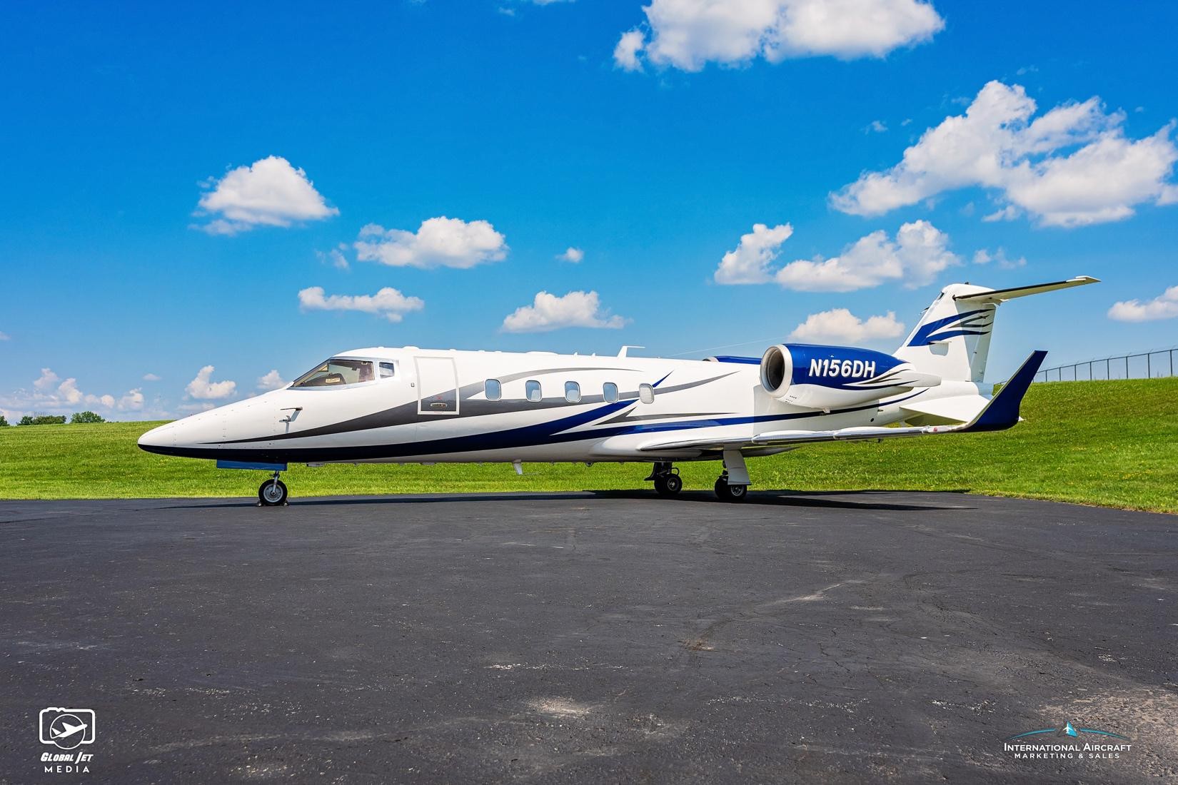 1996 Learjet 60 — photo 1