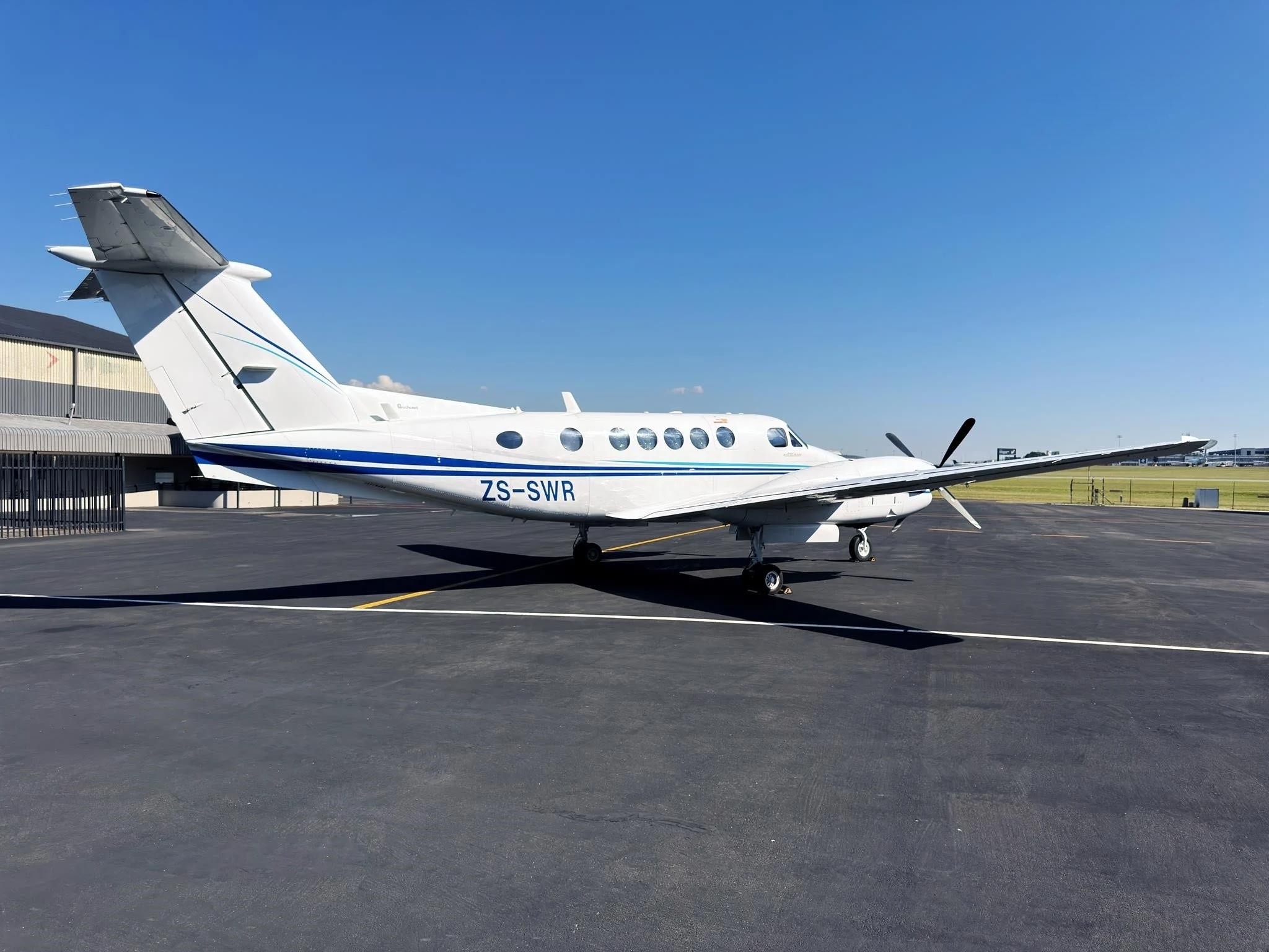 1997 Beech King Air B200 — photo 2