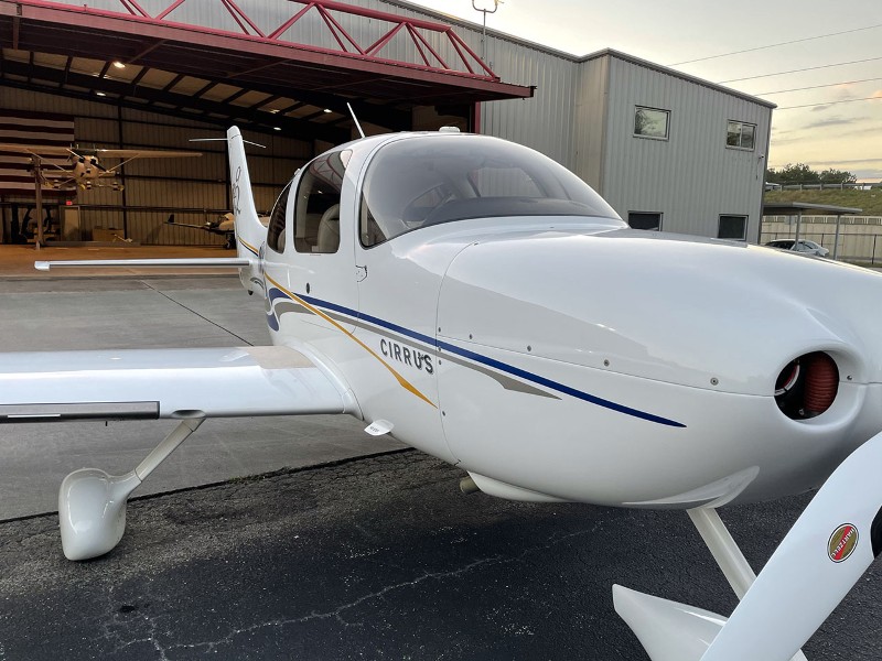 2004 Cirrus SR22-G2, photo 2