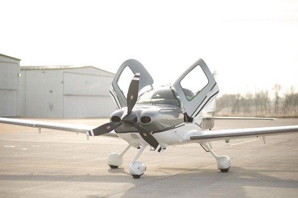 2016 Cirrus SR22T-G5 — photo 2