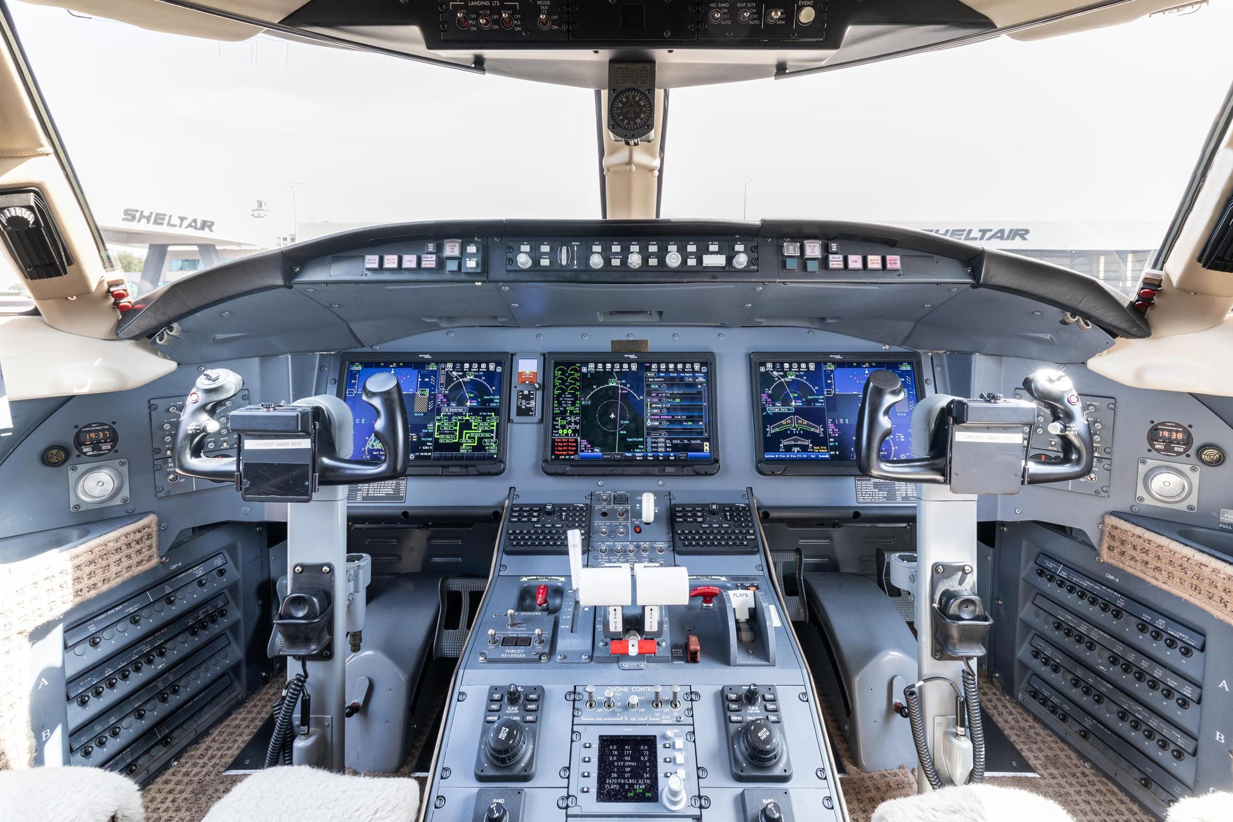 2005 BOMBARDIER CHALLENGER 604 5
