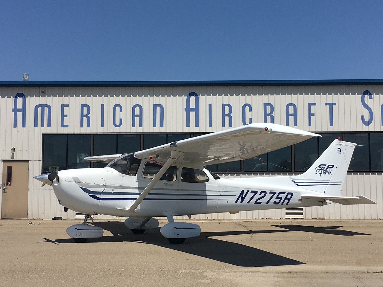1999 Cessna 172S — photo 2