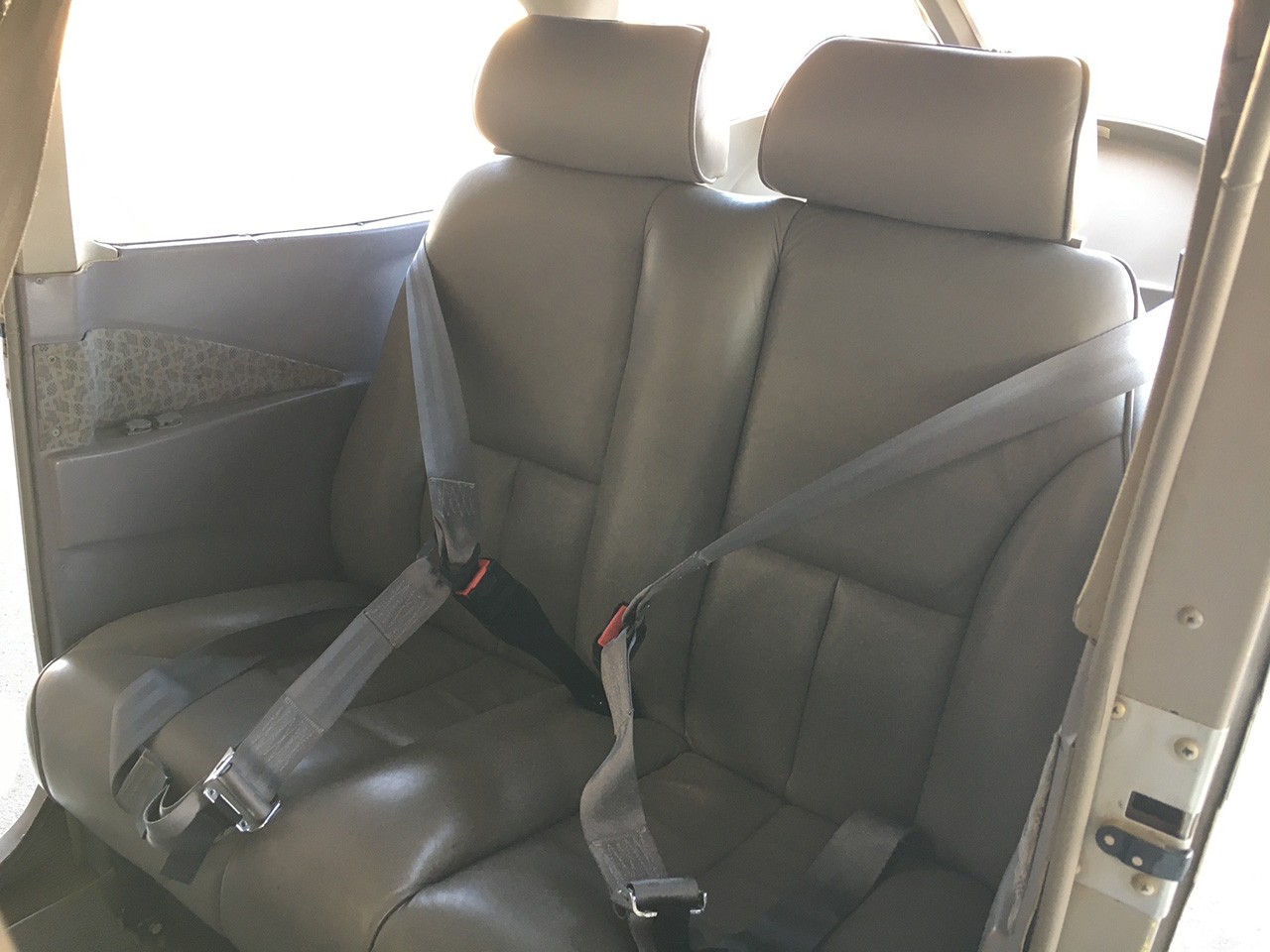 1999 Cessna 172S — photo 3