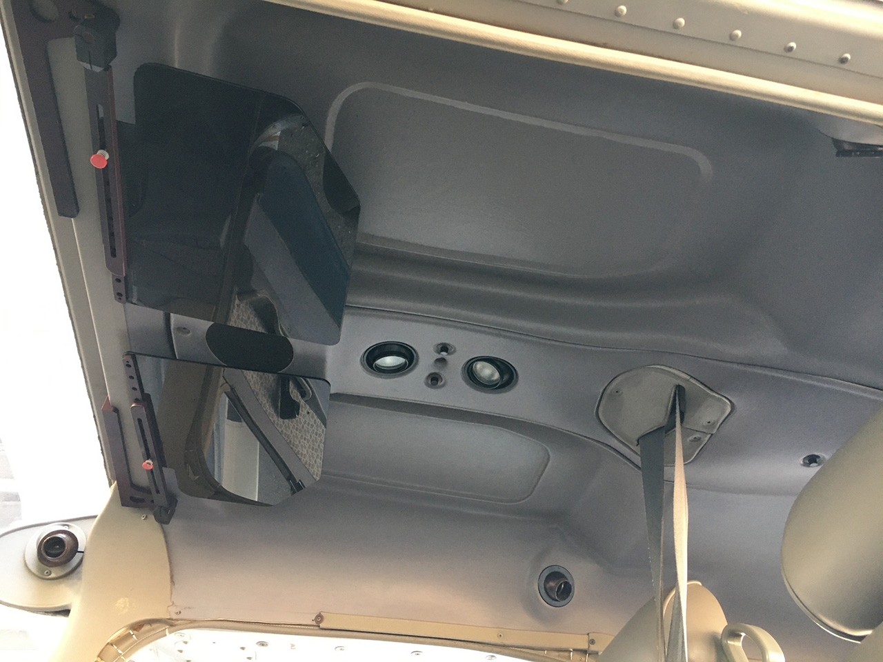1999 Cessna 172S — photo 4