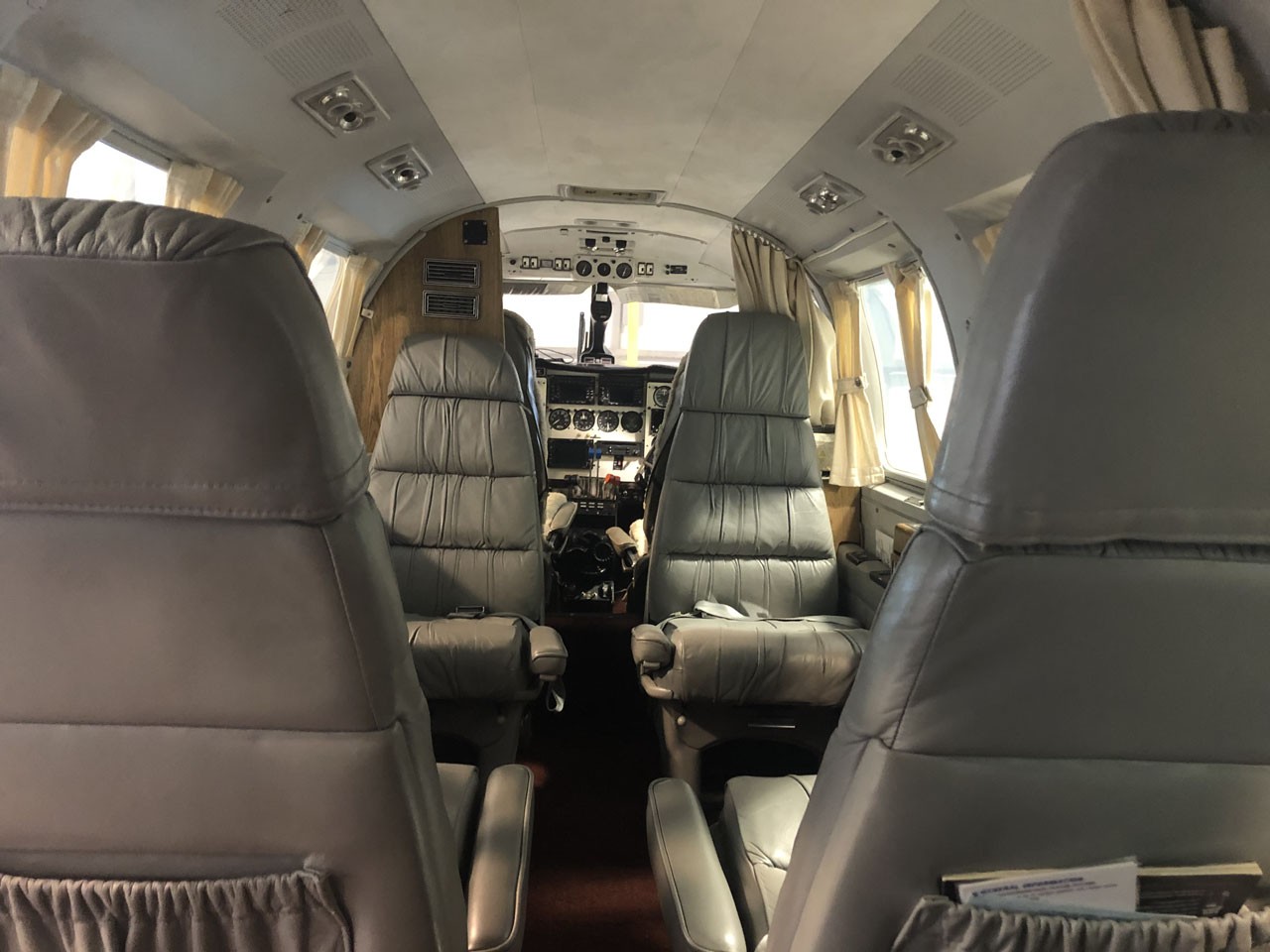 1977 Piper Navajo PA-31-325C/R — photo 2