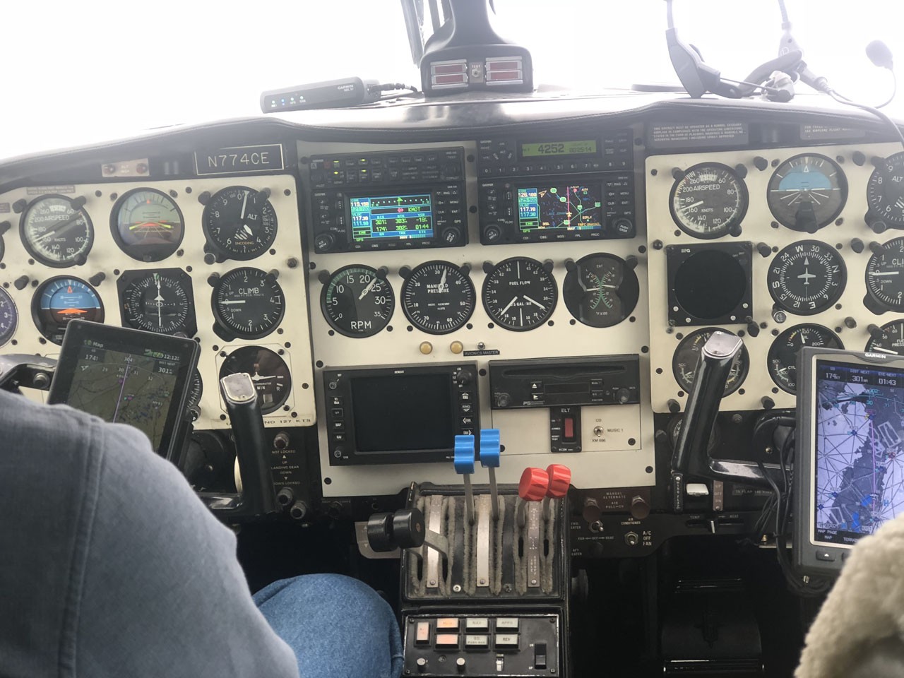 1977 Piper Navajo PA-31-325C/R — photo 3