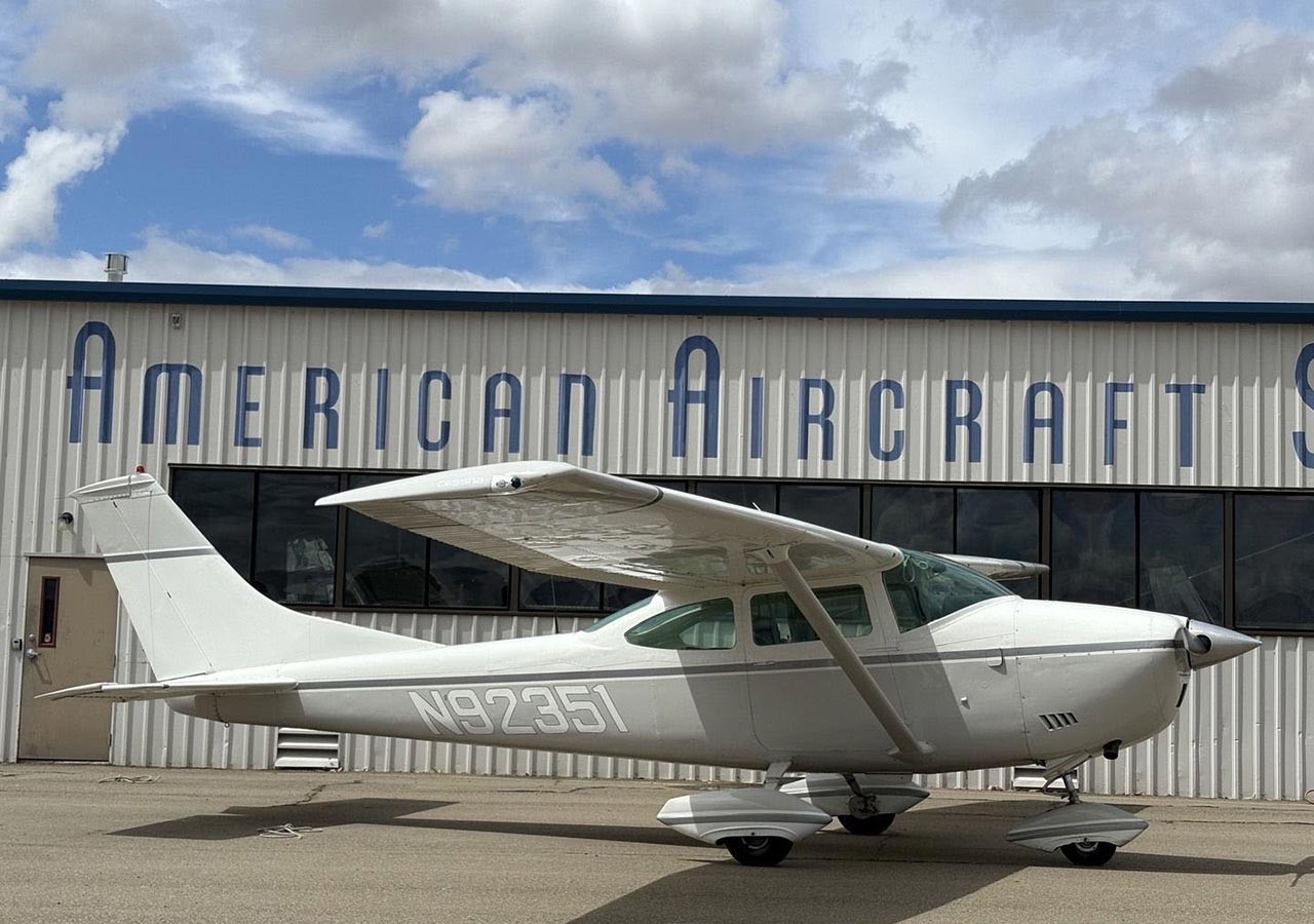 1970 Cessna 182 — photo 1