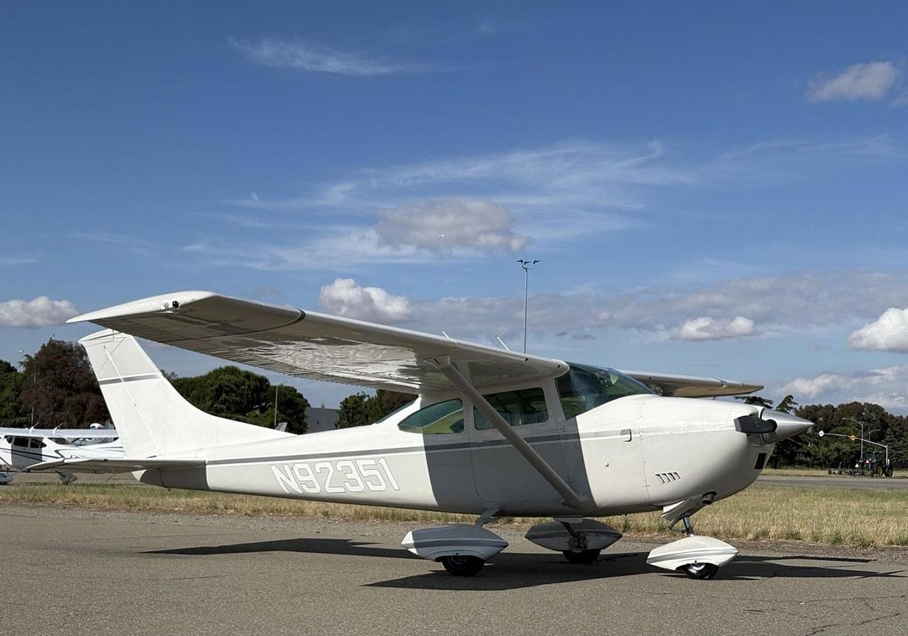 1970 Cessna 182 — photo 2