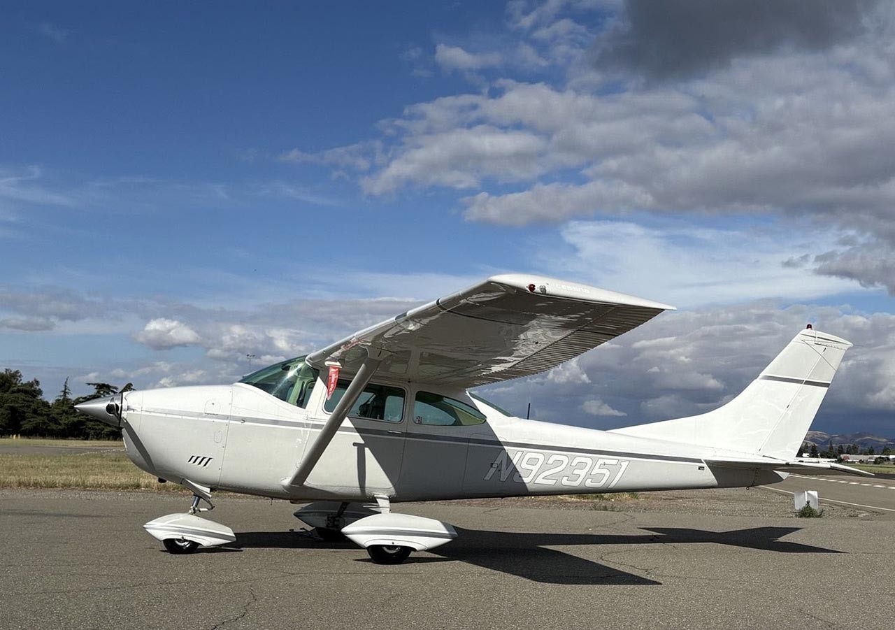 1970 Cessna 182 — photo 3
