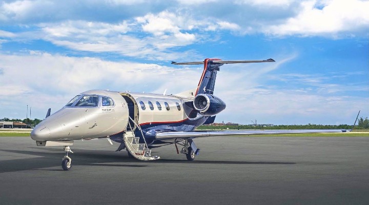2012 Embraer Phenom 300 — photo 2