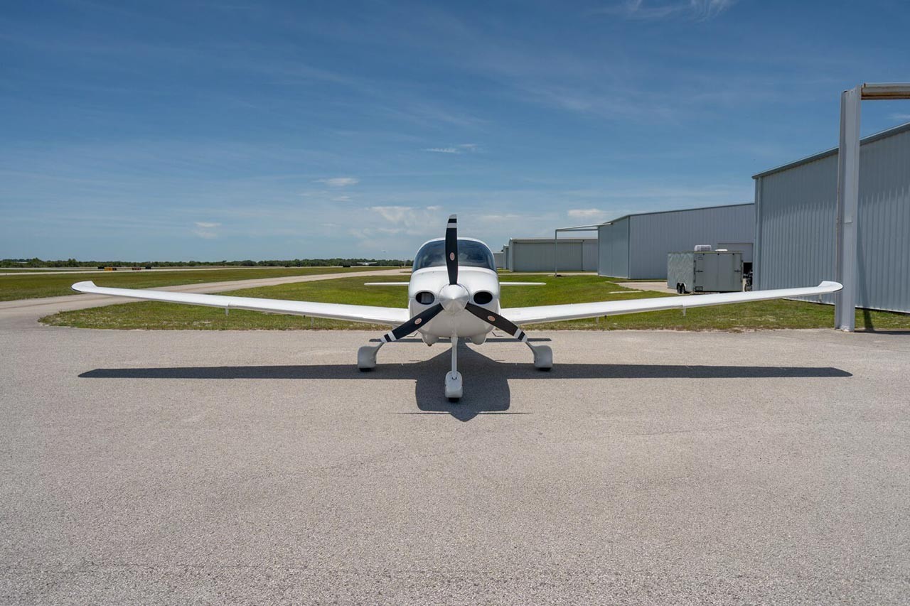2025 Cirrus SR20 — photo 3