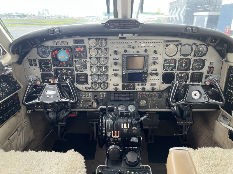 1982 Beechcraft Beech King Air B200, photo 10