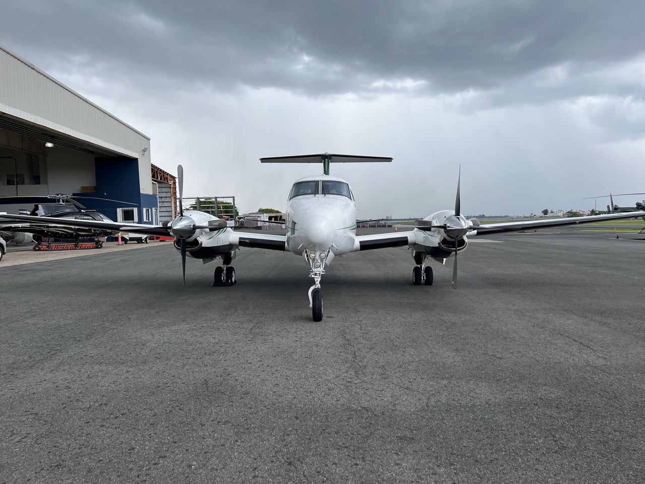 1982 Beech King Air B200 — photo 4