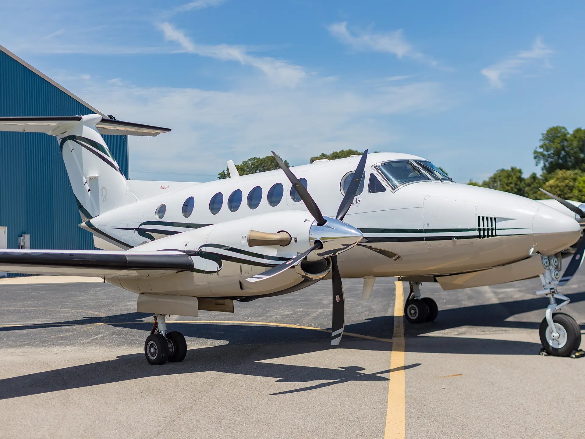 2005 Beech King Air B200 — photo 2