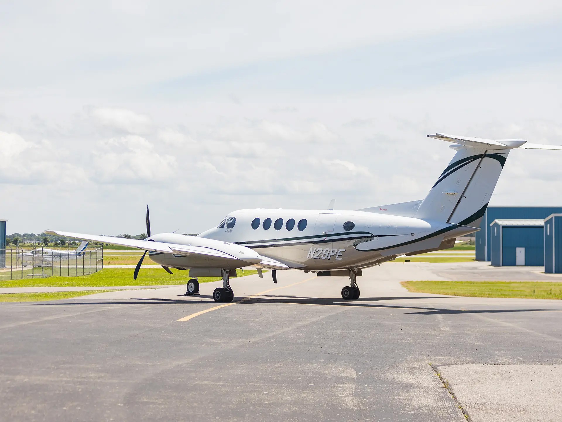 2005 Beech King Air B200 — photo 3