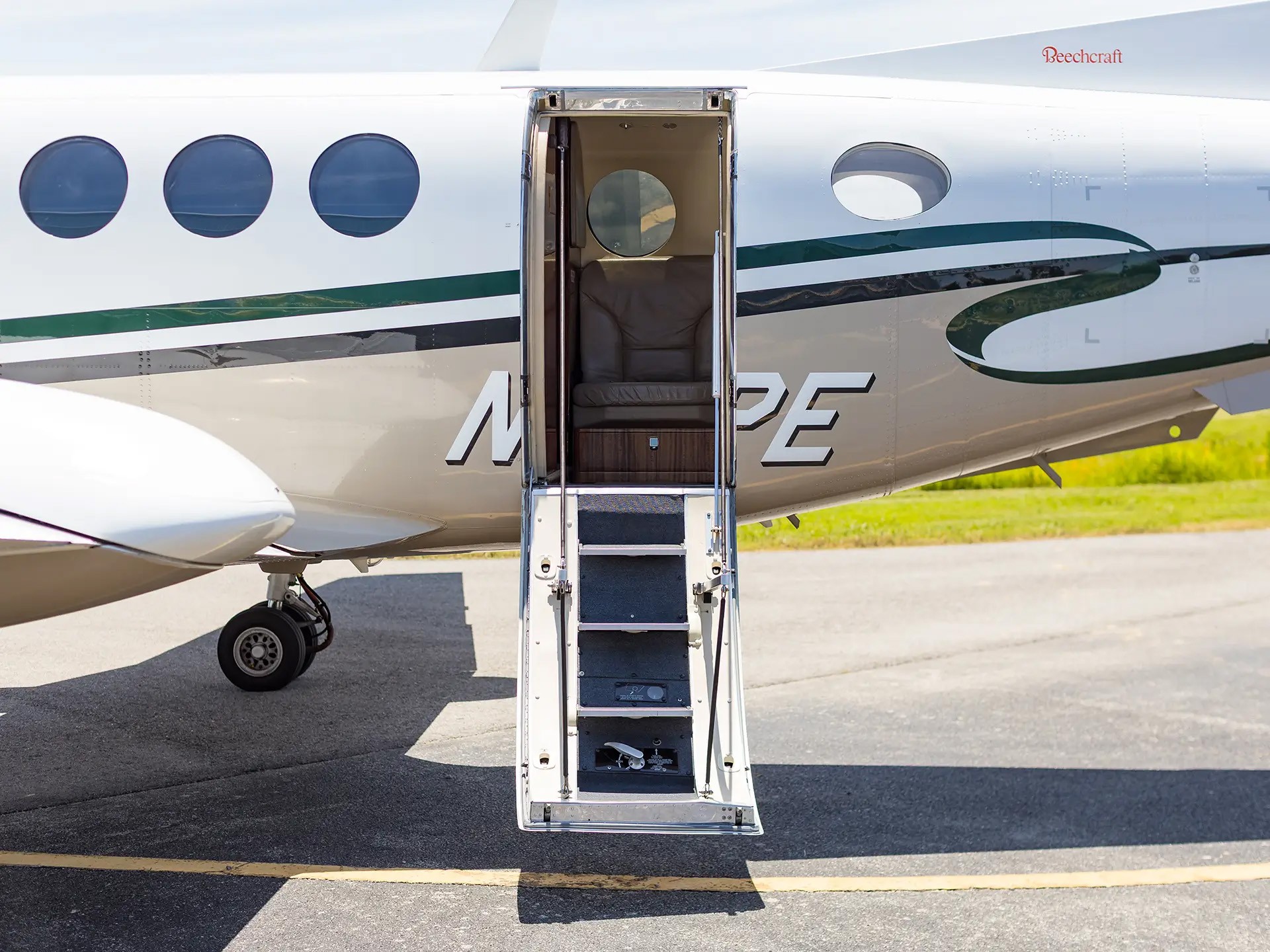 2005 Beech King Air B200 — photo 4