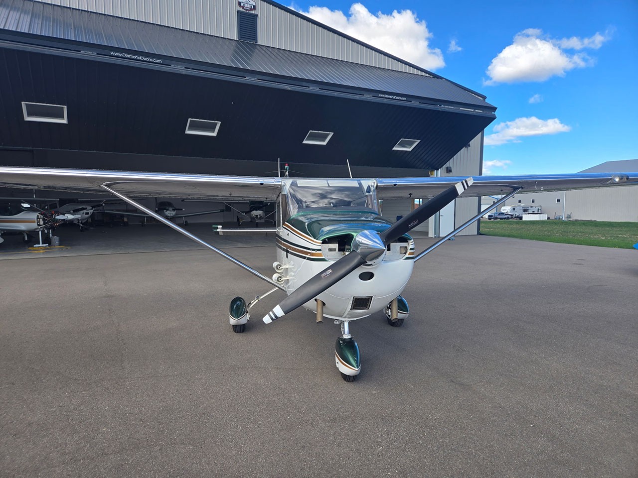 1966 Cessna 172G — photo 2