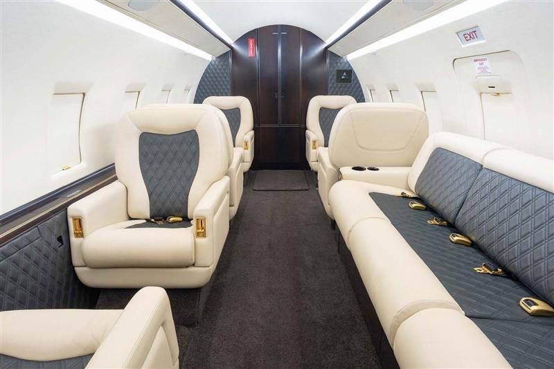 1999 Bombardier Challenger 604 — photo 5