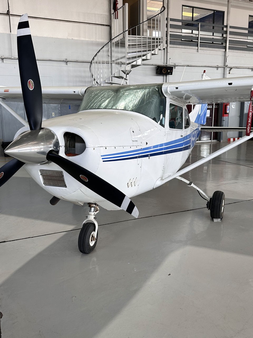 1969 Cessna 182M — photo 2