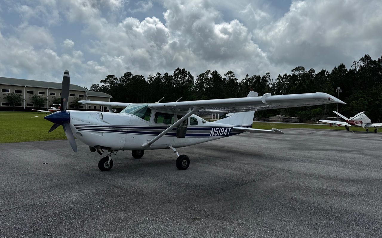 1982 Cessna U206G