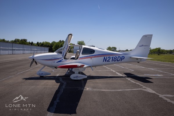 2006 Cirrus SR22-G2 — photo 2