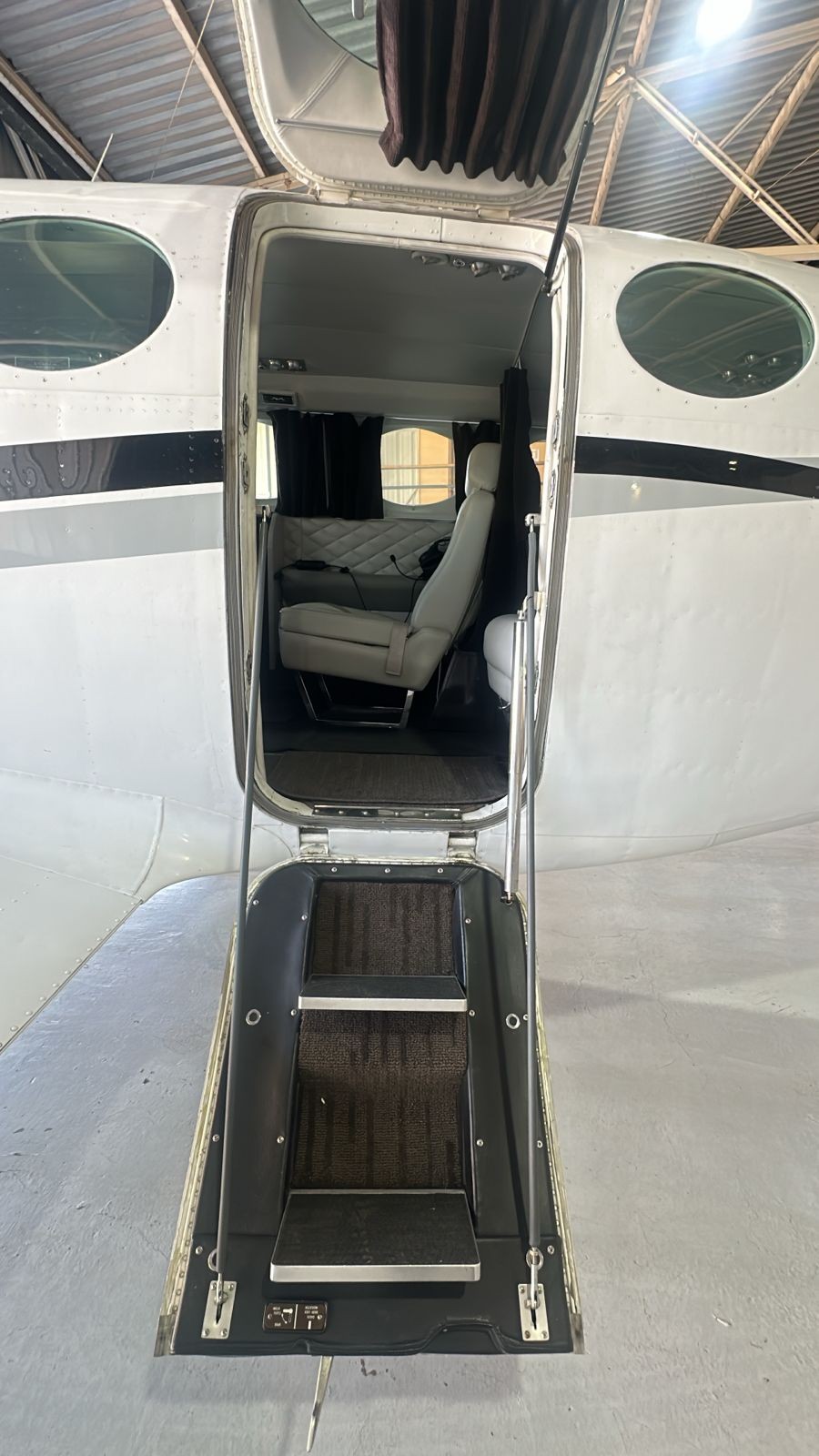 1980 Cessna 421C — photo 2