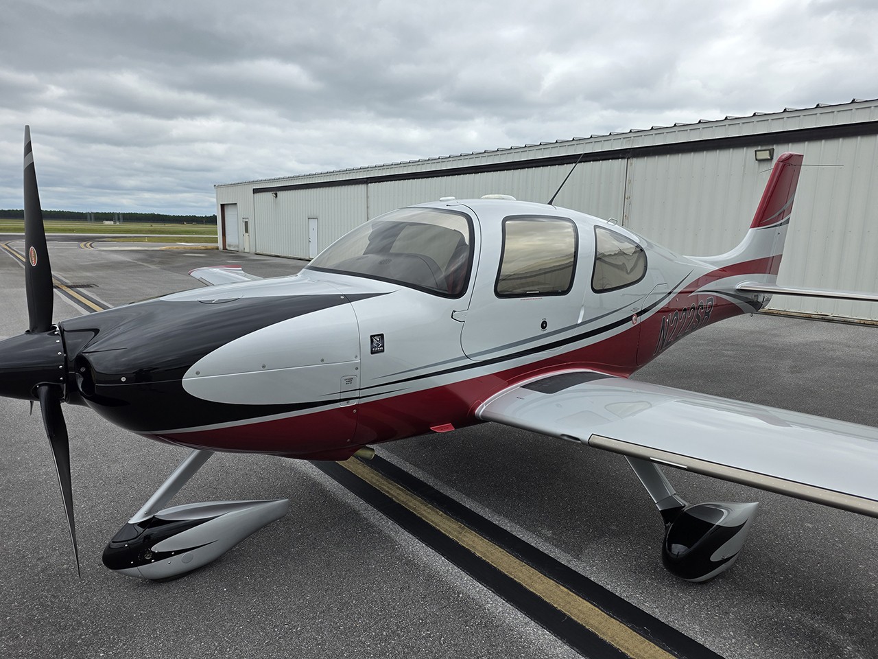 2004 Cirrus SR22-G2 — photo 2