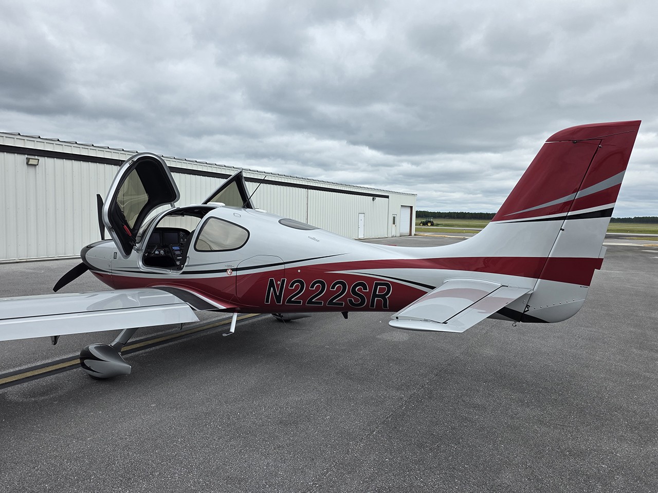 2004 Cirrus SR22-G2 — photo 4