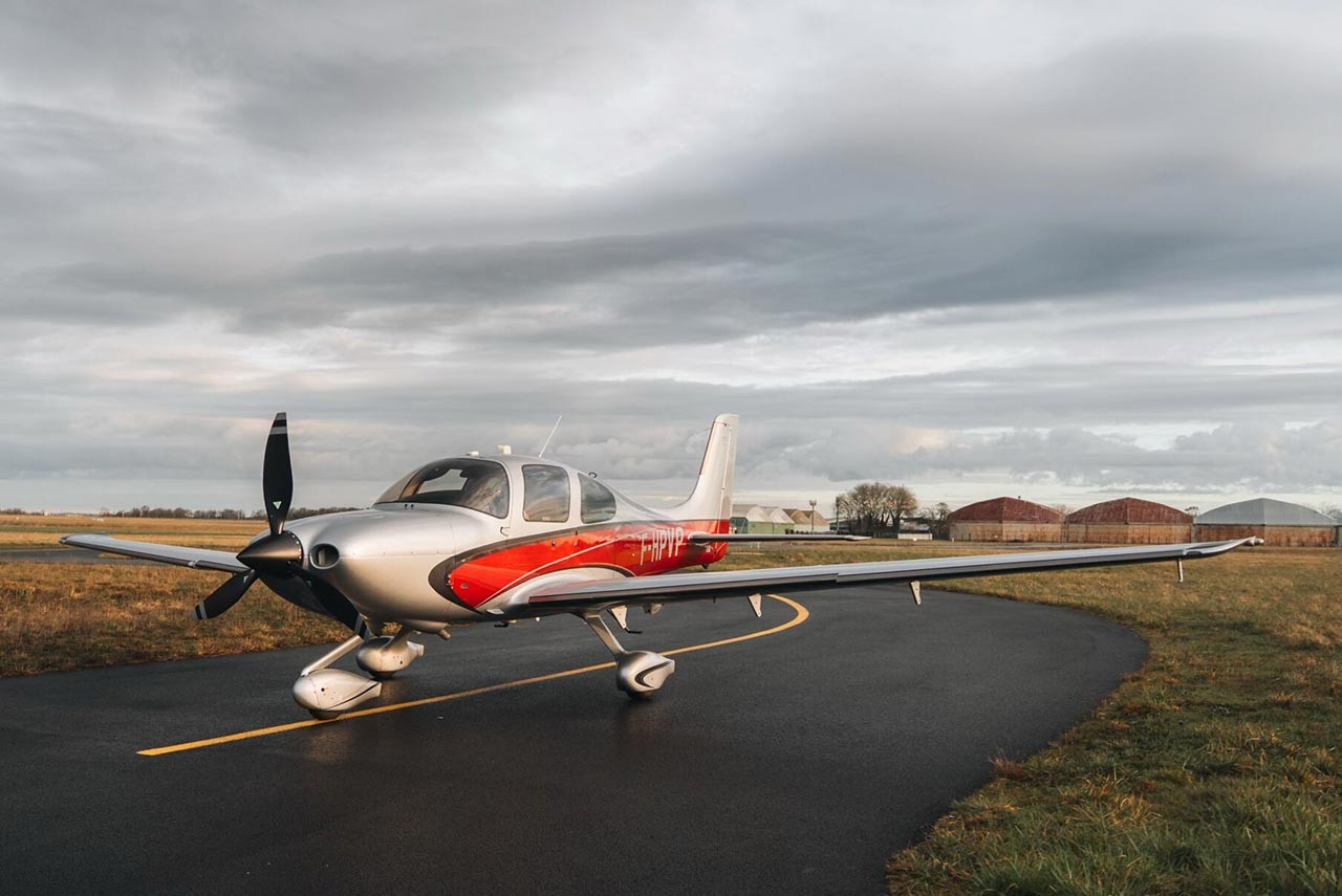 2012 Cirrus SR22-G3 — photo 2