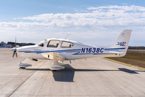 2003 Cirrus SR22 — photo 1