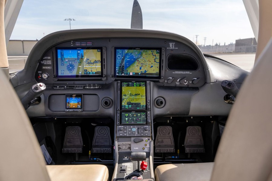 2003 Cirrus SR22 G1 (N1638C), photo 10