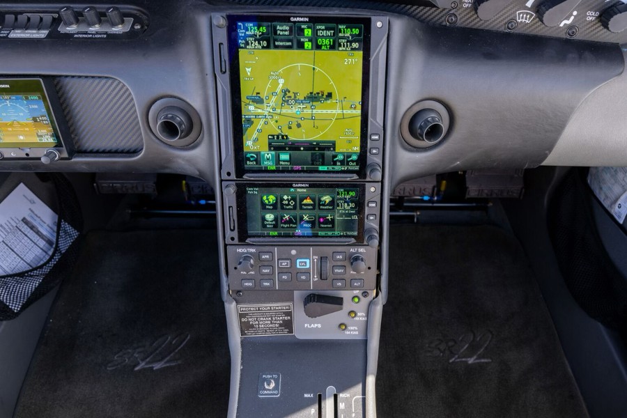 2003 Cirrus SR22 G1 (N1638C), photo 12
