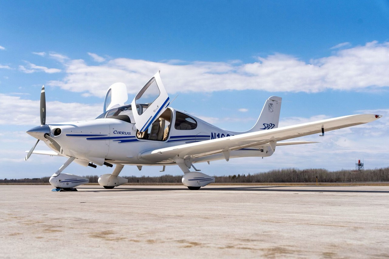 2003 Cirrus SR22 — photo 2